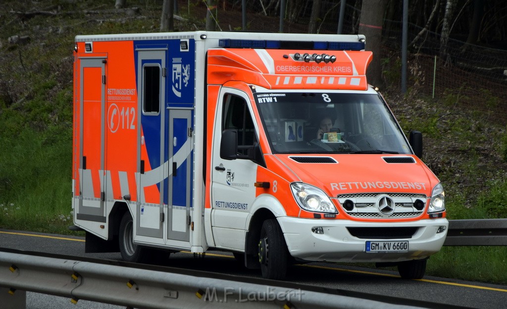 VU Gefahrgut LKW umgestuerzt A 4 Rich Koeln Hoehe AS Gummersbach P087.JPG - Miklos Laubert